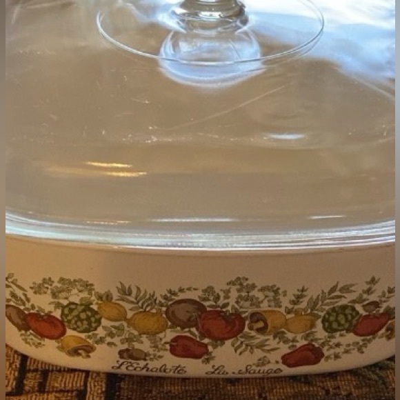 4 Quart Corning Ware deep dish for microwave/ovenLEchalote & LaSauge